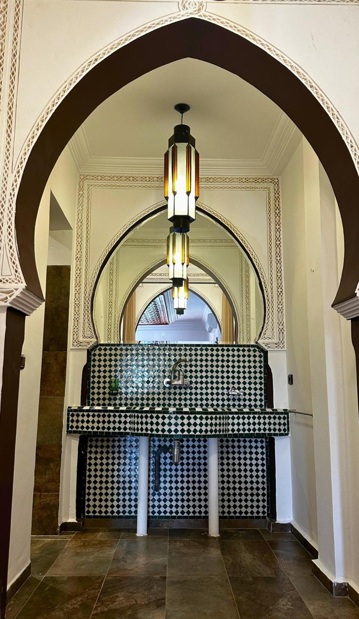 Nomadz Palace Touggana Bagian luar foto